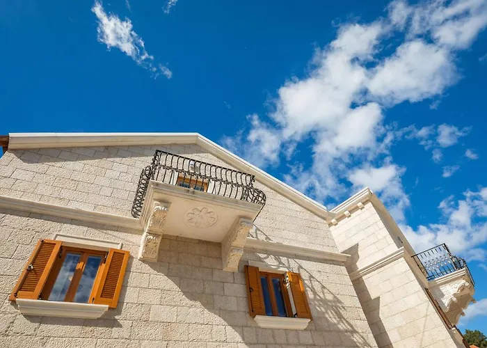 Villa Luxury Stone Nevija With Heated Pool