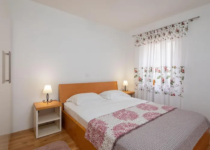 Villa Luxury Stone Nevija With Heated Pool *
