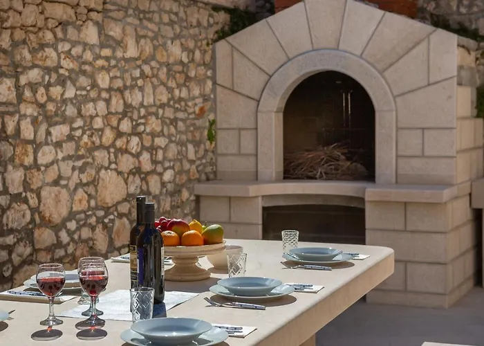 Luxury Stone Nevija With Heated Pool Villa