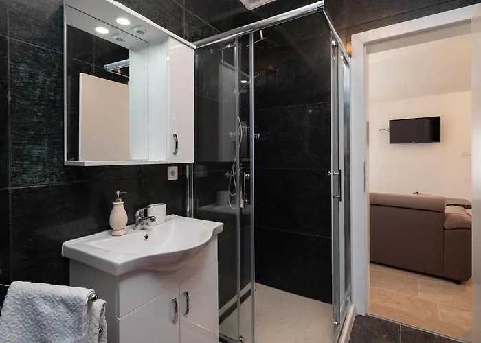 Luxury Stone Nevija With Heated Pool Villa