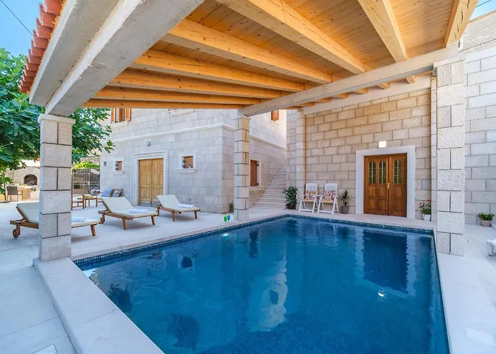Luxury Stone Nevija With Heated Pool Villa