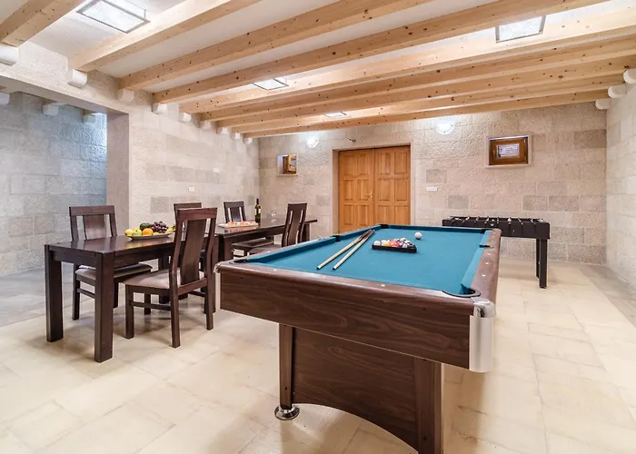 Villa Luxury Stone Nevija With Heated Pool