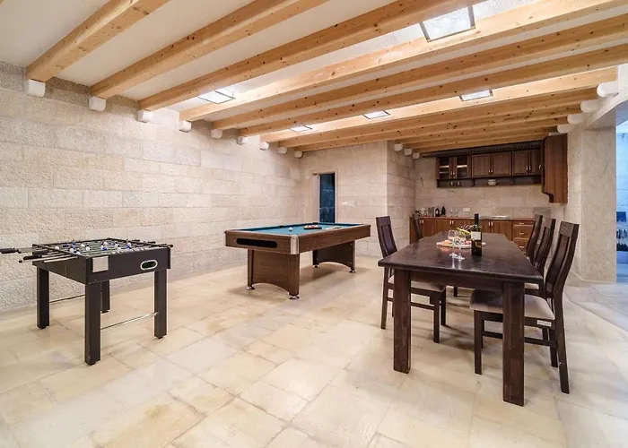 Luxury Stone Nevija With Heated Pool *