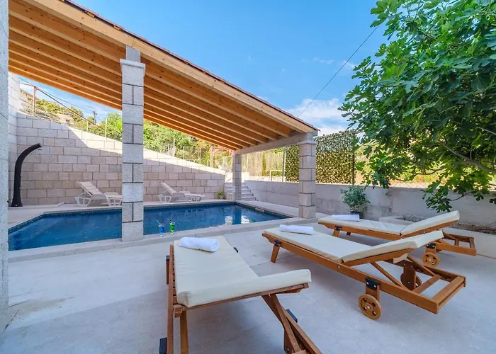 Luxury Stone Nevija With Heated Pool *